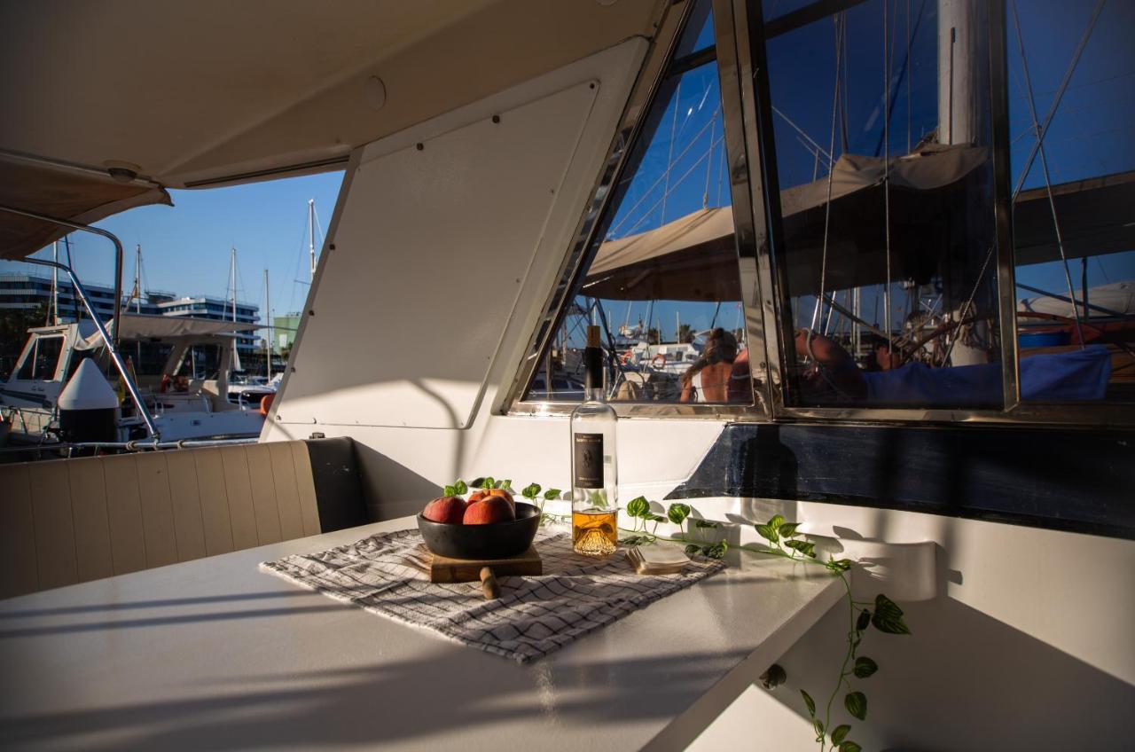 فندق Magno II Boat سان أدريان دي بيزوس المظهر الخارجي الصورة