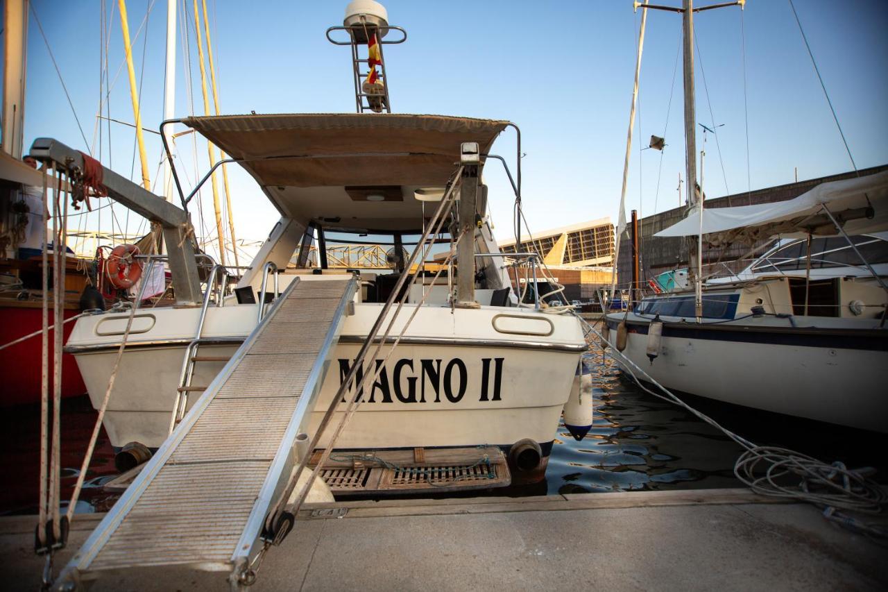 فندق Magno II Boat سان أدريان دي بيزوس المظهر الخارجي الصورة