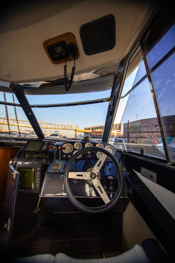 فندق Magno II Boat سان أدريان دي بيزوس المظهر الخارجي الصورة