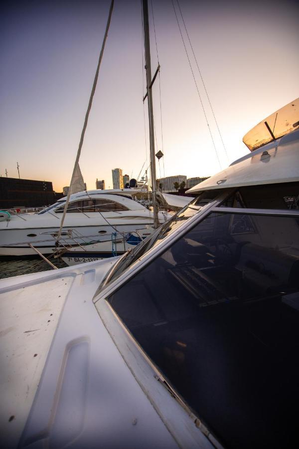 فندق Magno II Boat سان أدريان دي بيزوس المظهر الخارجي الصورة