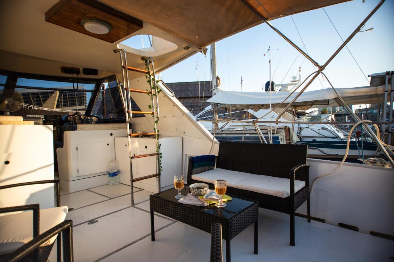 فندق Magno II Boat سان أدريان دي بيزوس المظهر الخارجي الصورة